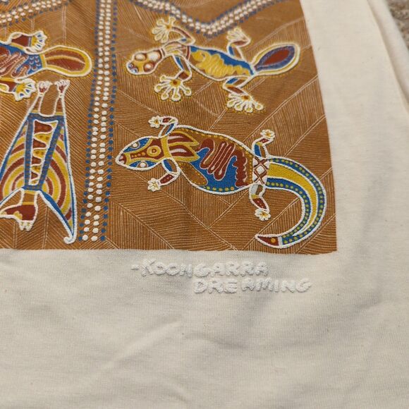 Churinga Australia Graphic T Shirt Large Aboriginal Art Kangaroo Textured - Picture 4 of 8